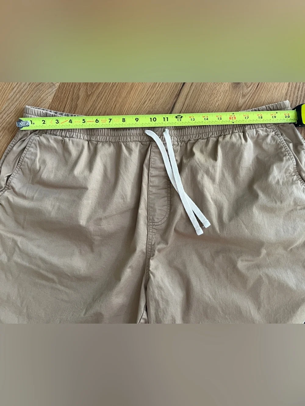 J.CREW MEN’S 8” DOCK SHORT, KHAKI, SIZE XXL.